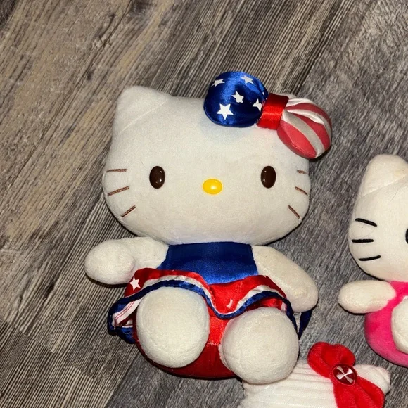 Hello Kitty Plush Bundle 5 pieces - Picture 2 of 6
